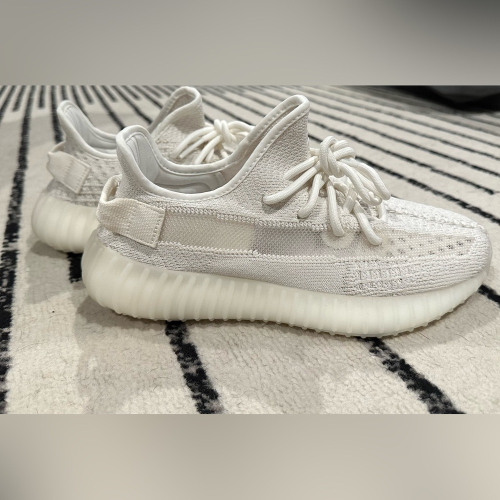 Yeezy Boost 350 V2 2022 Bone (white) / Brand New// US 5.5 / UK 5 (Women 6)